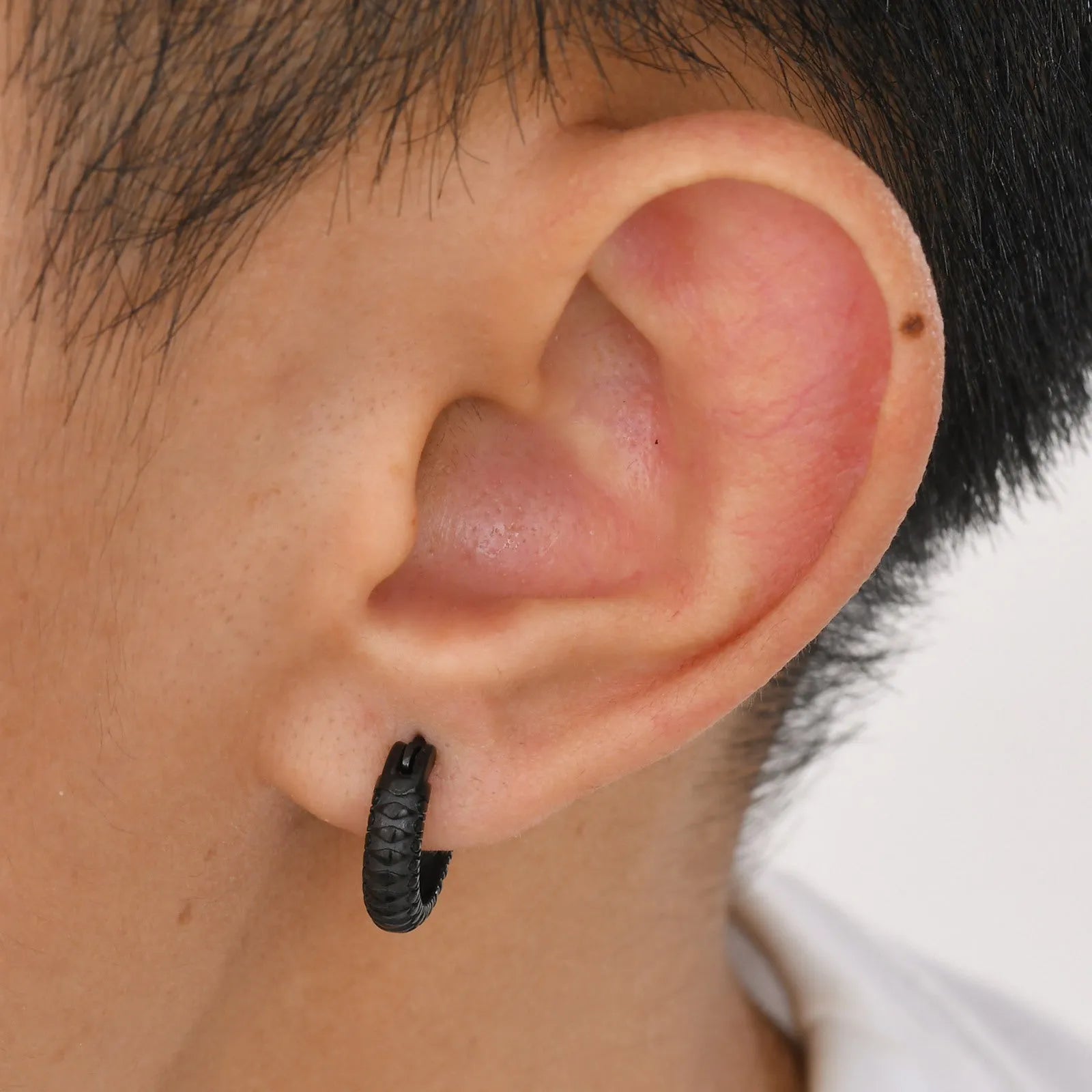 Stainless steel snake pattern earrings in black or gold minimalist hip hop jewellery