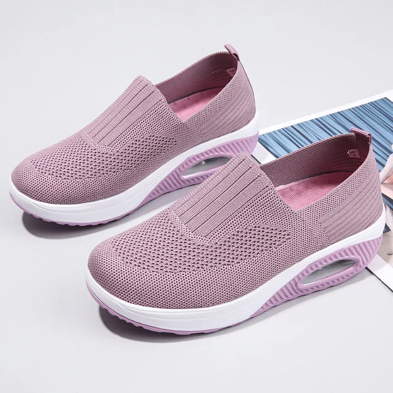Women's mesh running shoes with air cushion midsole in beige colour