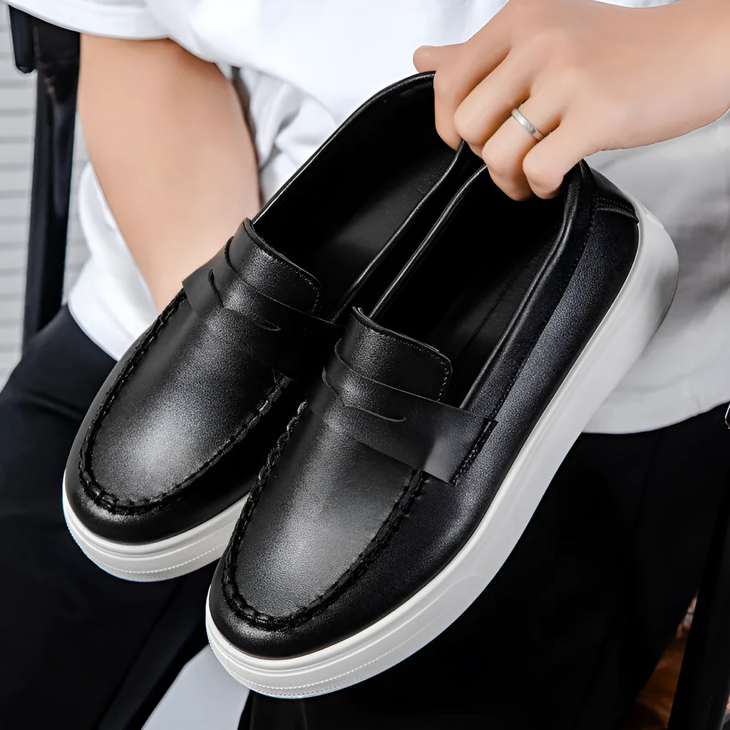 Men's casual British style slip-on shoes in PU leather with round toe, shown in white colour