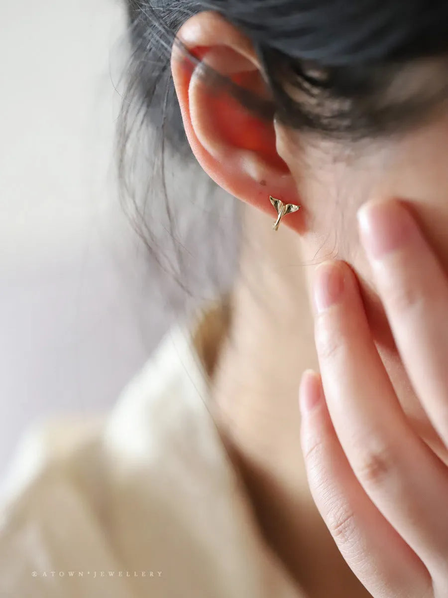S925 sterling silver fishtail earrings with gold plating, circular design 8mm inner diameter