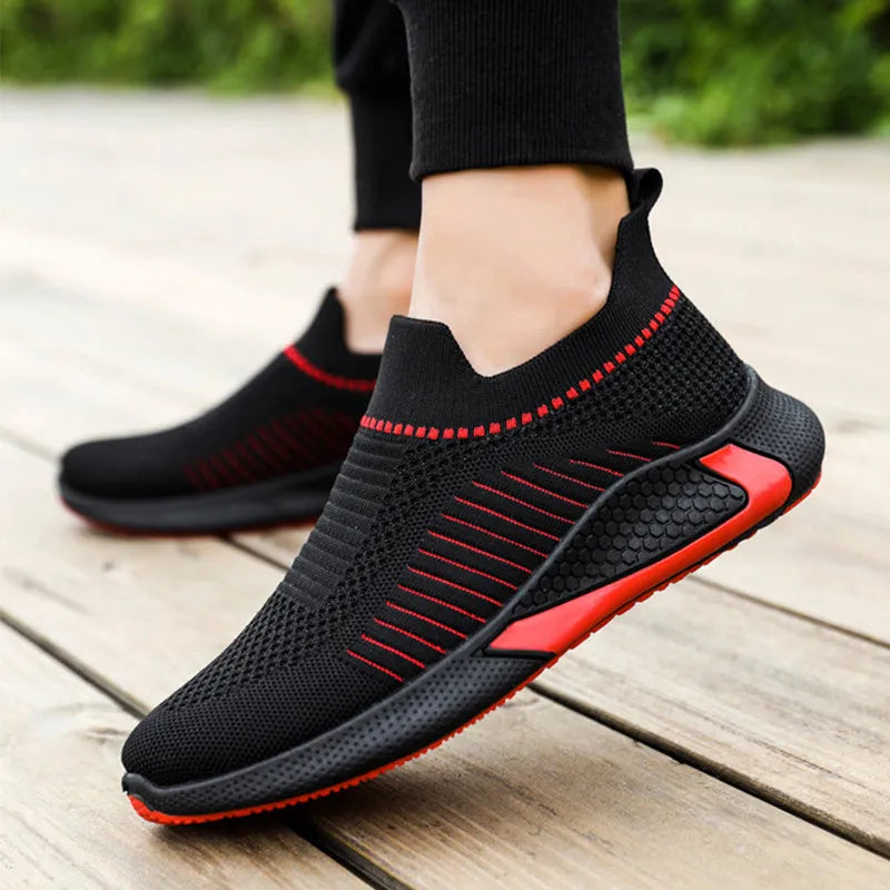 Men's striped mesh slip-on sneakers with flyknit upper and lace front in black colour variant