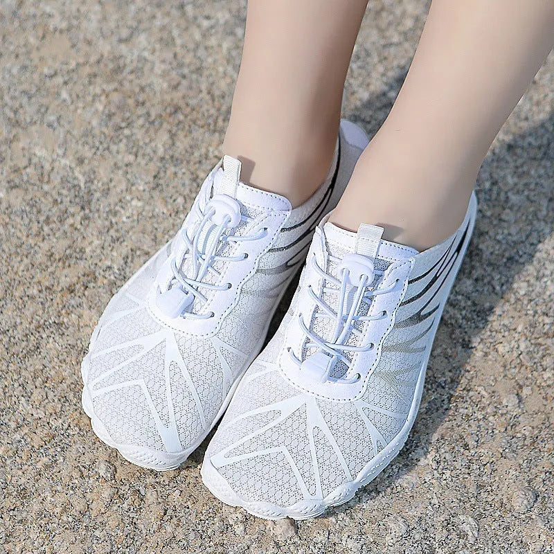 Black breathable non-slip running shoes for men and women with rubber sole for fitness and hiking