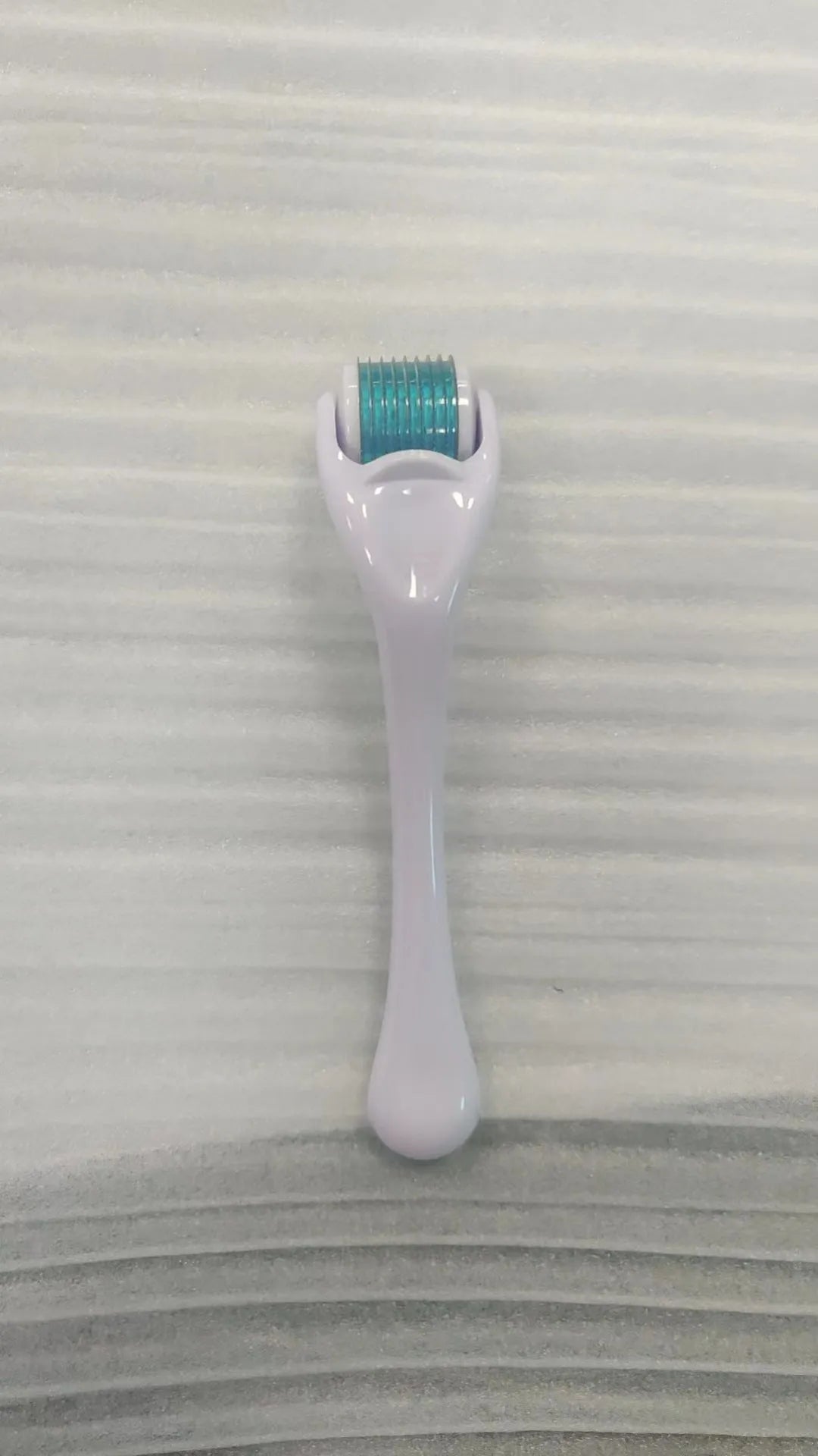 540 micro needle derma roller with adjustable size and multiple colour handle and wheel options