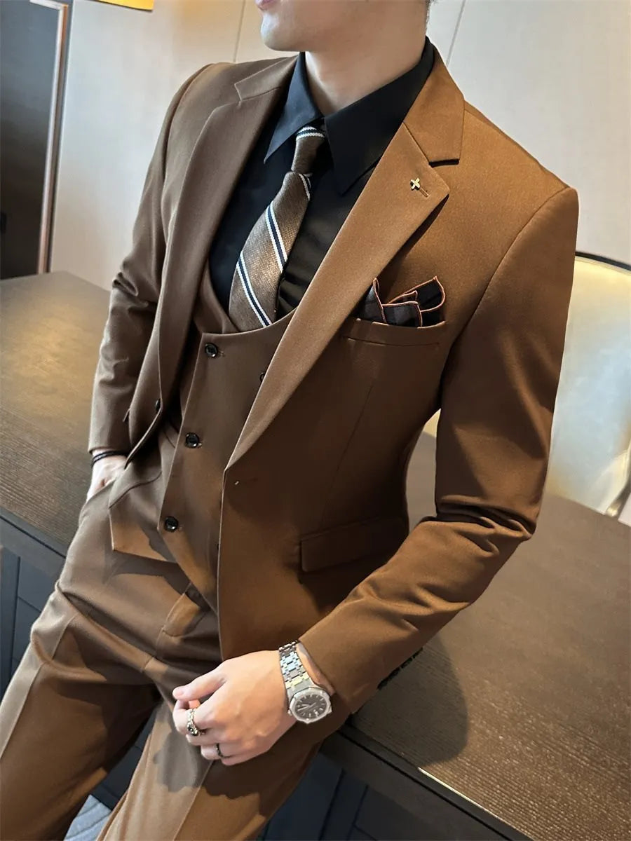 Men's slim fit business formal jacket in chemical fibre blended fabric available in dark green, brown, and camel colours