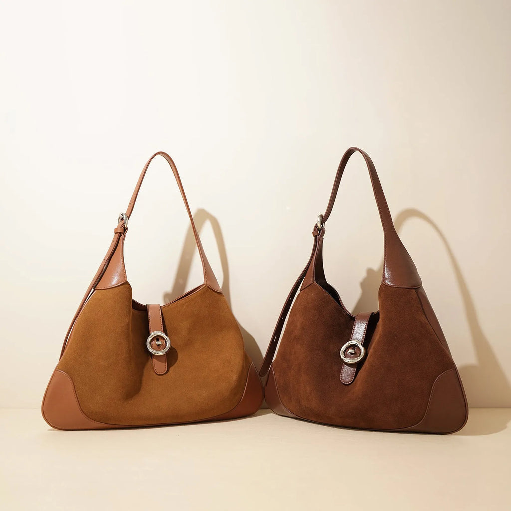 New retro commuter shoulder bag in matte cowhide with outer pocket, available in black colour