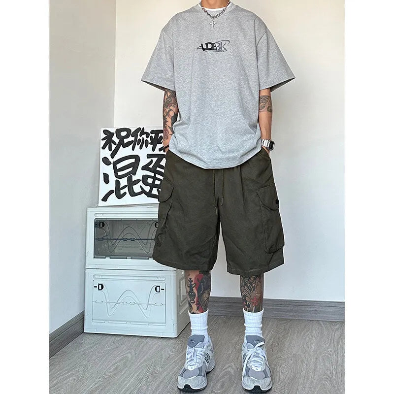 Loose straight casual sports shorts in American style with micro elasticity