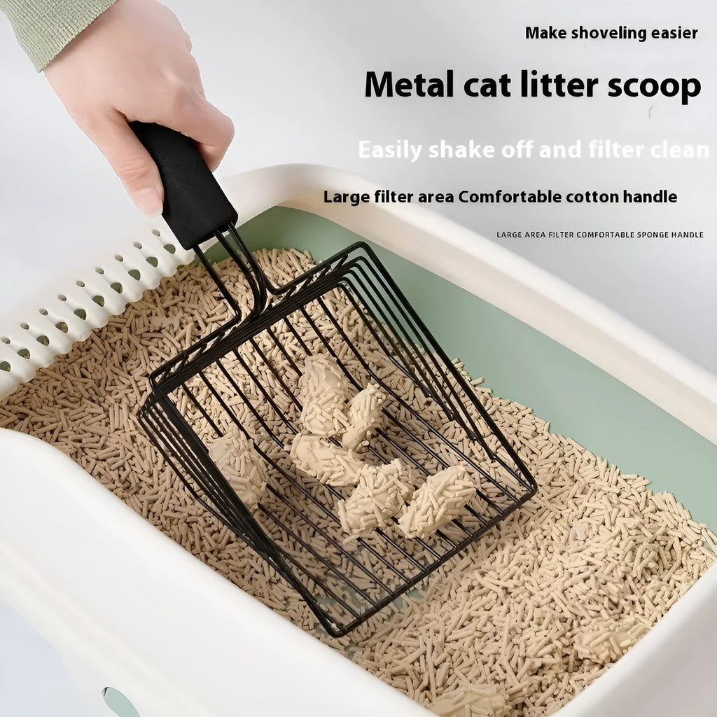 Black alloy metal cat litter scoop showing 0.8cm gap spacing for waste separation