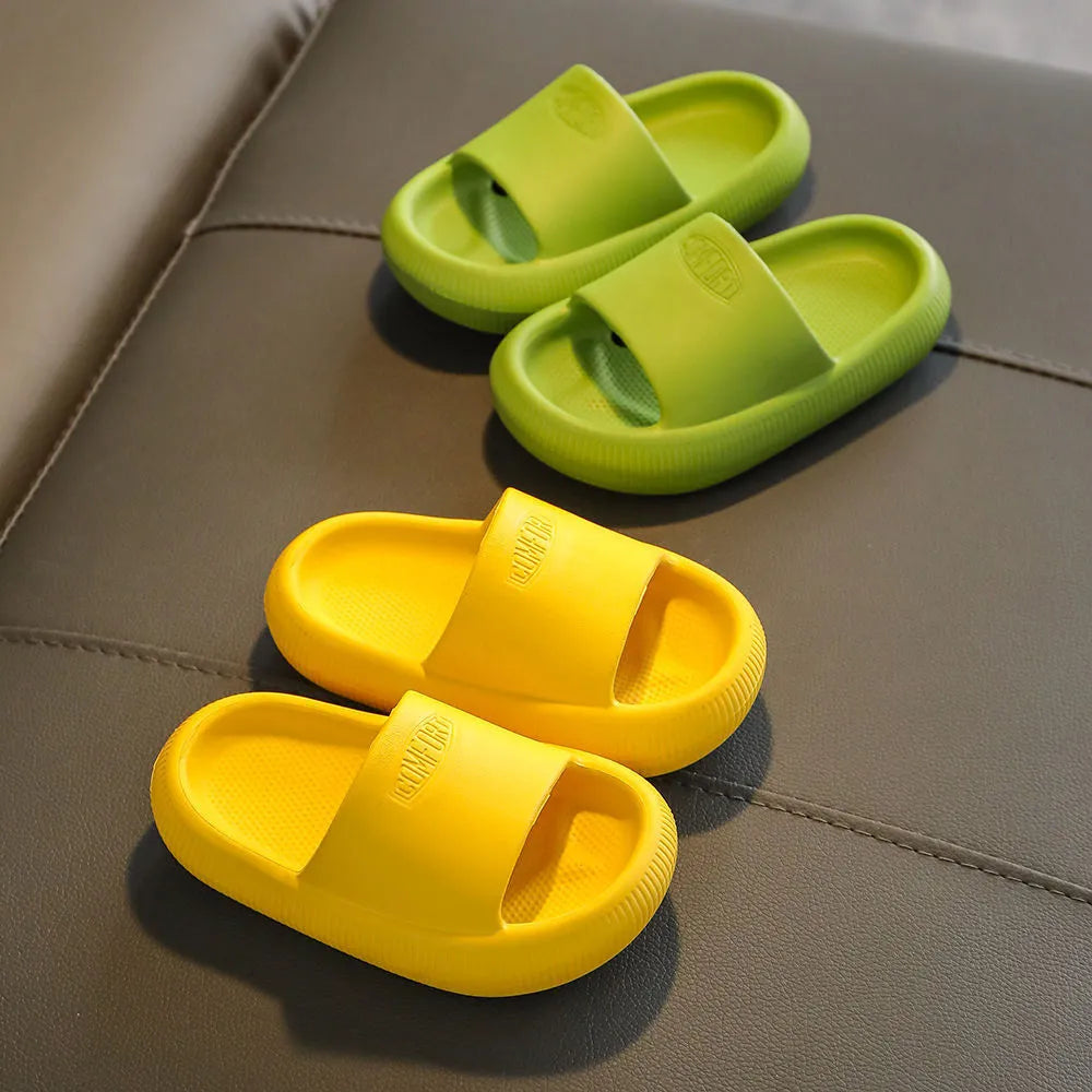Children's EVA slippers in mixed colours with non-slip soles
