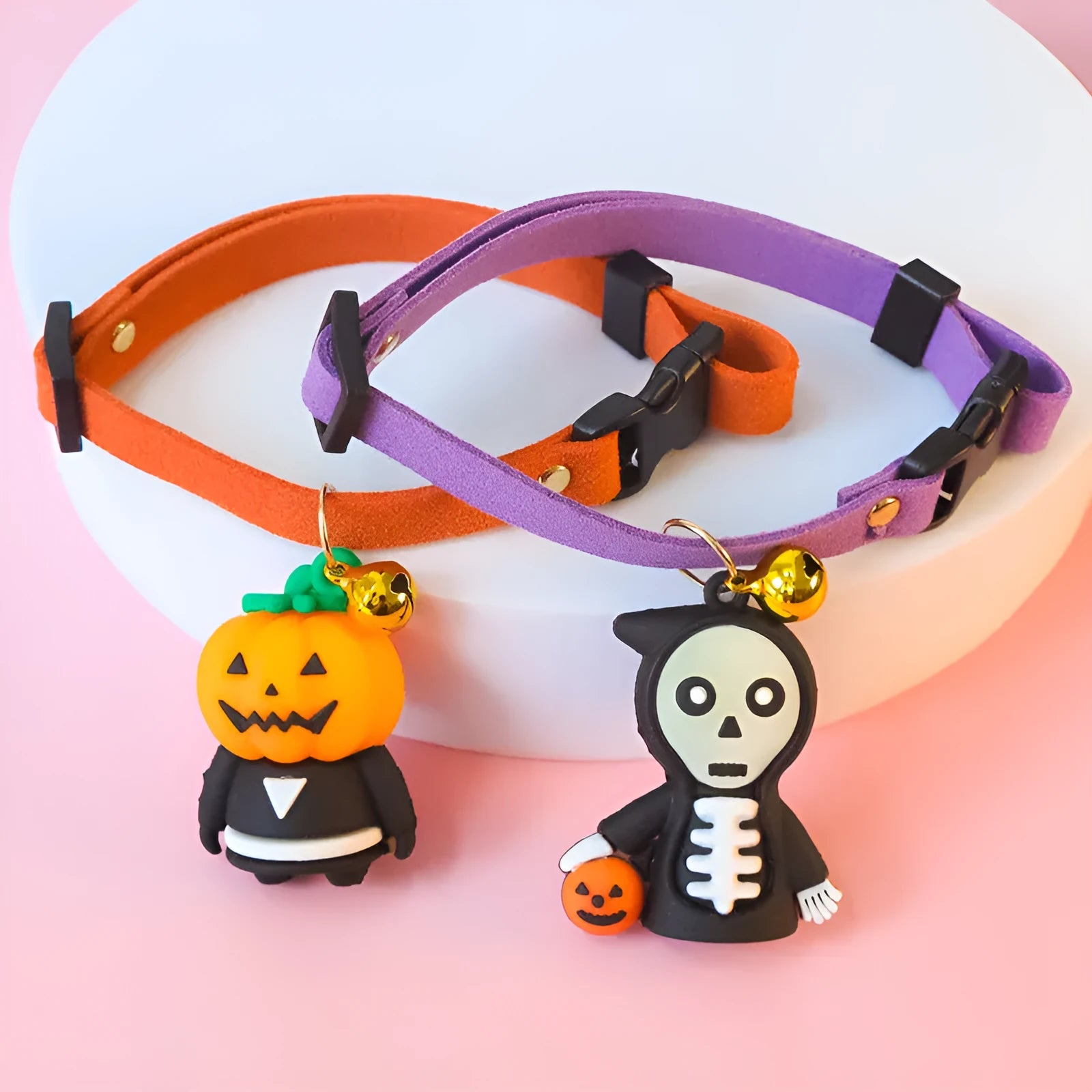 Halloween dog collar decoration with luminous cartoon patterns in pumpkin, brat, or skull designs