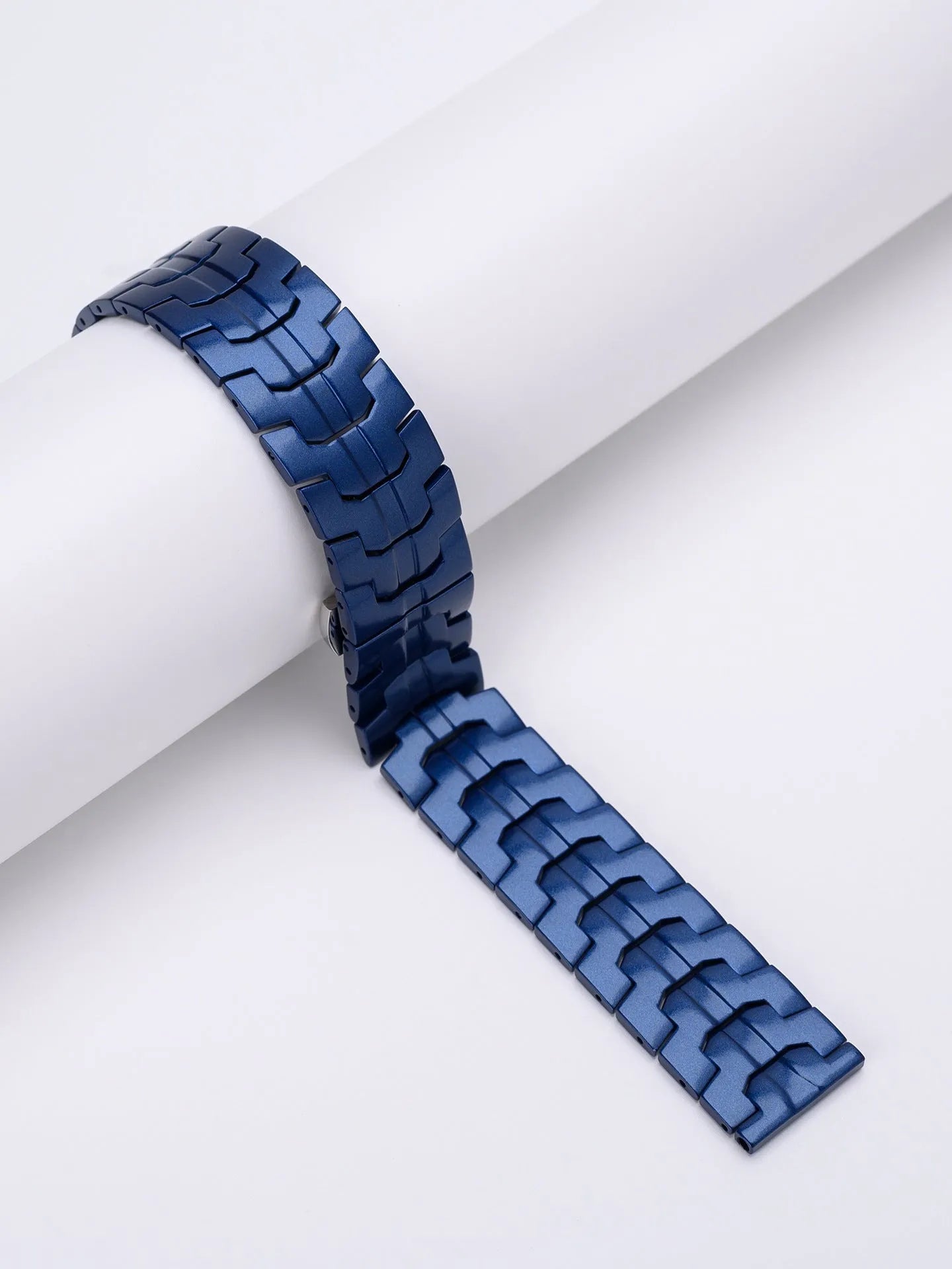 Stainless steel watch band in black and silver for Samsung Galaxy Watch with 20mm and 22mm universal size options