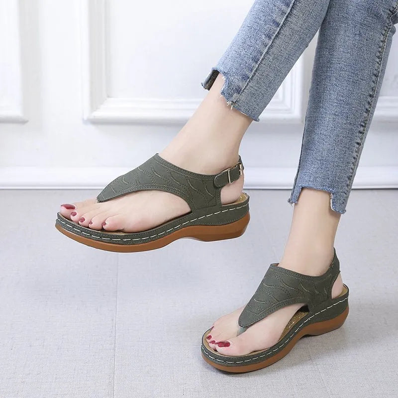 Women's casual wedge heel flip flop sandals with adjustable buckle strap in solid colour